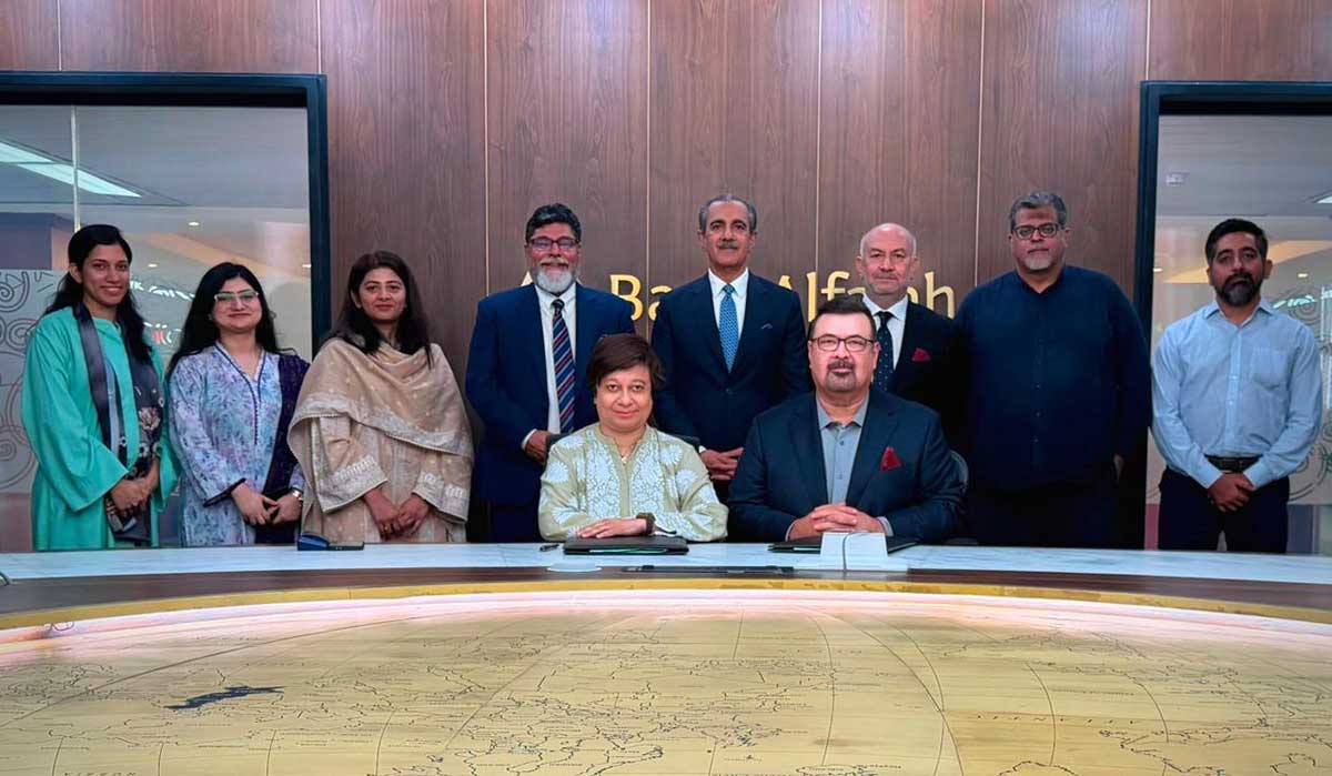 Signing Ceremony between Alfalah Insurance Company Limited and Bank Alfalah Limited to offer Insurance Coverage to Bank Alfalah Current Plus Accountholders